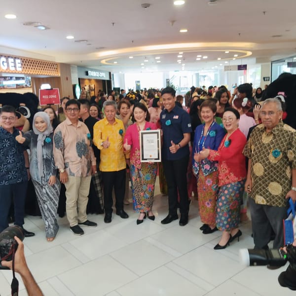 Malaysia Book of Records KAKATOO  F&B cipta sejarah