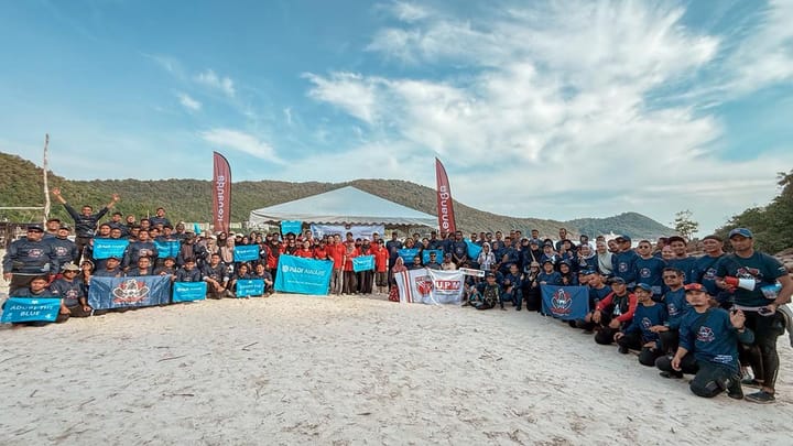 Lebih 100 Sukarelawan  Berganding Bahu Bersihkan Pulau Redang